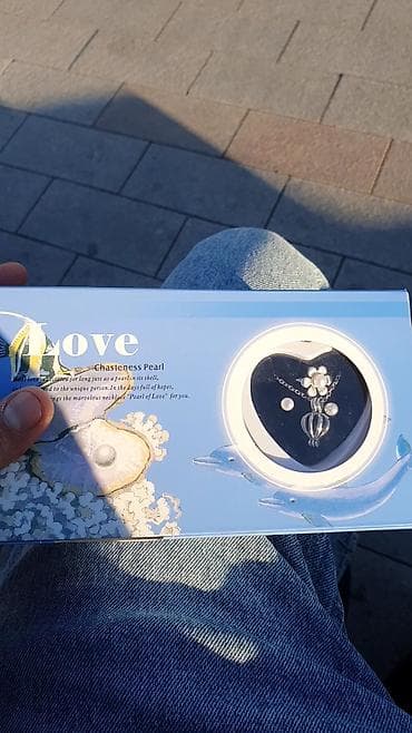 Zərgərlik əşyaları: Dəstə daxildir: Boyunbağı — 1