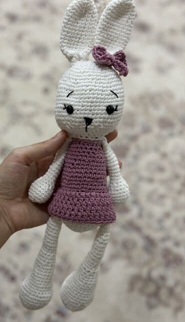 ağ kedlər: Əl işi amigurumi dovşan oyuncağı — 2