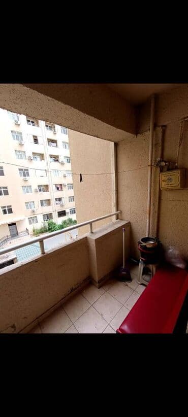 kiraye ev qarayevde: Xətai metrosunun çıxışında 13 mertebeli binanın 3-cü mərtəbəsində — 10