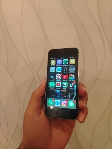 BMW: IPhone 5s, 64 ГБ, Серебристый — 3