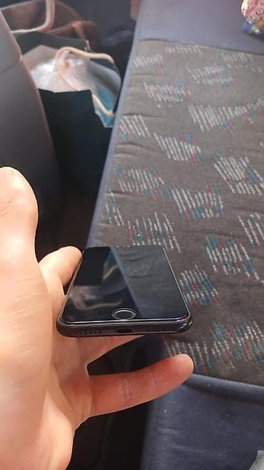 telefon redmi not 9: IPhone SE 2020, Qara, Barmaq izi — 7