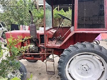 qosqu yeri: Qırmızı kabinəli traktor - Yanacaq: dizel - Çəki və güc sinfi: orta — 3