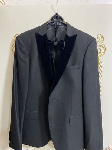 kişi ucun klassik qara kostyum: Türkiyə istehsalı.Ölçü 52.1 defe beylikde geyilib.çox seliqelidir — 1