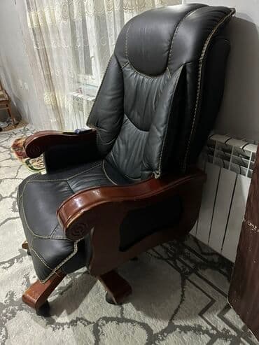 геймерское кресло: С колесиками, Рукояти не регулируются, Кожзаменитель — 2