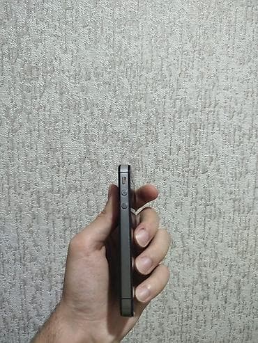 islenmis telvizor: IPhone 4S, 16 GB, Qara — 5