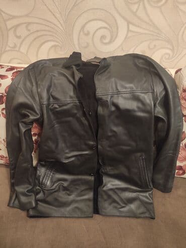 dəri gödəkçələr: Kişi üst geyimləri.
Hər biri 20 azn — 8