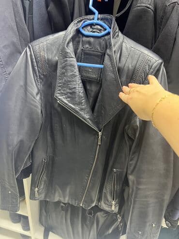 uzun kurtqa: Temiz deri kurtqa qadin ucun.cox az istifade edilib. 365 manata alinib — 4