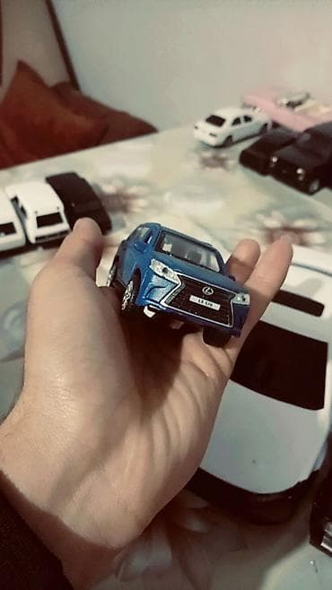 İdman və istirahət: Miqyası: təxmini1:36 die‑cast model avtomobil Model: Lexus LX 570 — 1