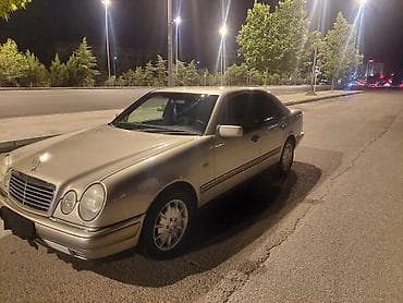 mersedes 190e: Mercedes-Benz E 200: 2 l | 1998 il Sedan — 4