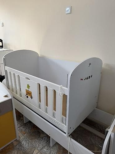Uşaq beşiyi və döşək dəsti Krovatin Sekilleri sökulmus veziyyetde lalafo.az -da Uşaq beşiyi və döşək dəsti Krovatin Sekilleri sökulmus veziyyetde