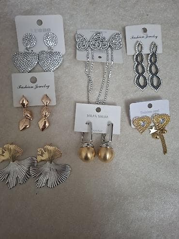 Yeni sırğalar. Mağaza bağlandığı üçün dəyərindən ucuz.Böyuk Xupinq