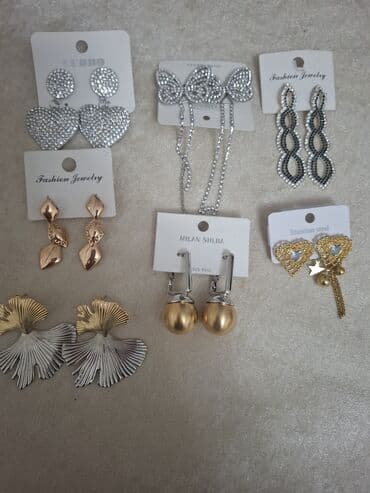 Qol saatları və aksesuarlar: Yeni sırğalar. Mağaza bağlandığı üçün dəyərindən ucuz.Böyuk Xupinq — 2