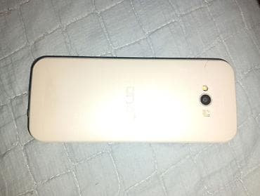 Dugaar düyməli mobil telefon - Rəng: gümüşü ön panel, açıq rəngli