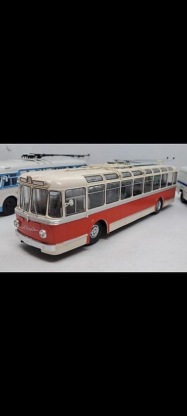 Məhsul: Retro avtobus maketləri dəsti.Modimio brendi 1:43.Her biri 60 — 9