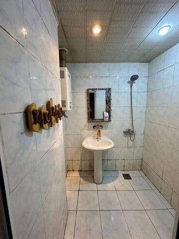 bine qesebesinde ev: Sabunçu rayonu,Razin,Asan xidmətin yanında,9 mərtəbənin,1-ci — 7