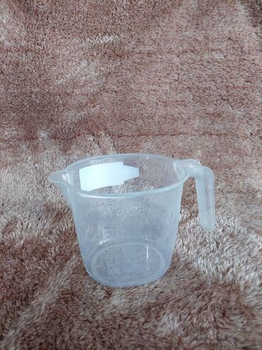 Ölçü qrafinləri dəsti – şəffaf plastik, tutacaqlı və tökmə ağızlı -