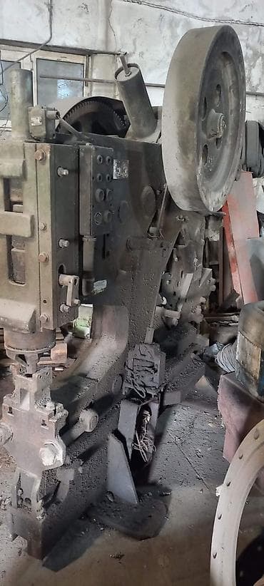 cuqun radiator: Sənaye mexaniki press (ekssentrik/krank tipli), ağır metallarla — 3