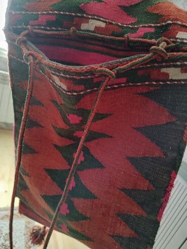 Əl toxuması qədimi işdəməli bezekli xurcun - Material: yun iplə