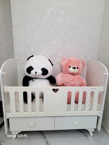 Oğlan və qız üçün, Yeni, Dördbucaq, Beşik, Dəstsiz, Matras ilə, Yellənmə mexanizm ilə