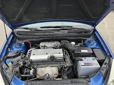 kia rio yay: Kia Rio hatchback - Kuzov: 5 qapılı hatchback, mavi rəng - Mühərrik — 5