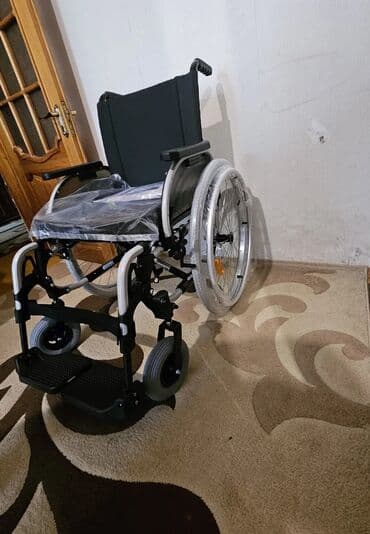 Yüngül metal karkaslı manual əlil arabası - Geniş və rahat oturacaq