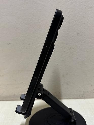 iphone 1: IPhone 16 Pro — 4