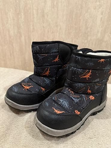 Uşaq qış çəkmələri.1 sezon geyimişdi.YAXŞÌ VƏZIYYƏTDƏ - Rəng: tünd