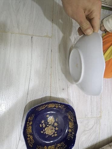 yumurta bezeyi: Mətbəx dəsti – qarışıq qab-qacaq və alətlər Tərkib: - Çəngəl və — 8