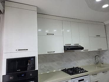 real qiz sekilleri: Ağ rəngli müasir mətbəx dəsti - Üst və alt dolablar: Parlaq ağ — 8