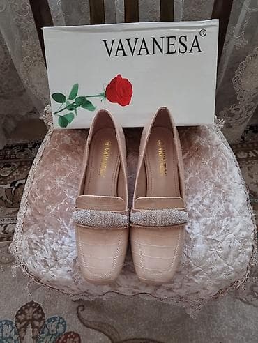 Мокасины и лоферы: Cəmi 1 dəfə geyinilib.Demək olarki təzədir. Vavanesa qadın ayaqqabısı — 2