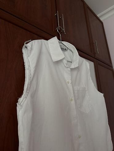 şort: Ağ rəngli, qolsuz kofta-köynək (bluz) – modern, həcmli siluet - — 6