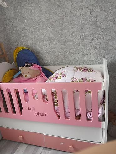 Oğlan və qız üçün, Dördbucaq, Beşik, Dəst ilə, Matras ilə, Yellənmə mexanizmsiz