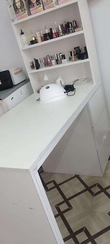 стоячий стол: Угловой стол, С выдвижными ящиками, С полками, Ламинат простой — 2