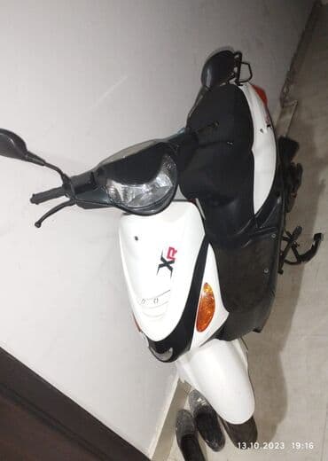 XR Road skuter - Rəng: ağ/qara - Mopedle ancaq iwe gedib gelmiwem lalafo.az -da XR Road skuter - Rəng: ağ/qara - Mopedle ancaq iwe gedib gelmiwem