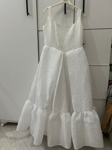 böyük bədən paltar: Bir defe istifade olunub. Nişanımda geyinmişem.Affcodan alınıb — 1