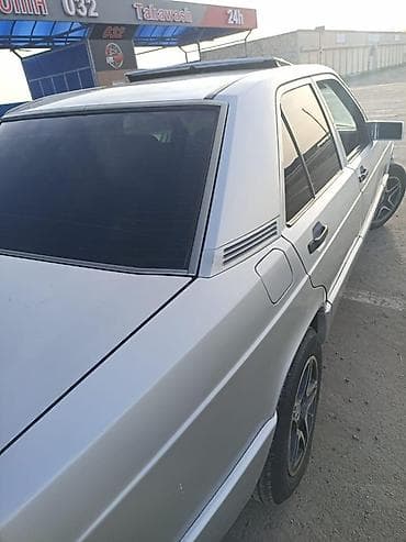 Motonəqliyyat: Mercedes-Benz 190: 2.3 l | 1992 il Sedan — 4