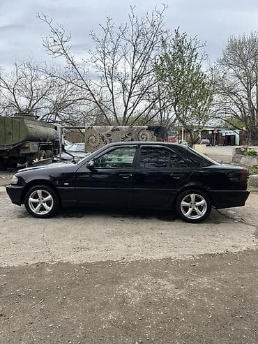 vaz 2107 panel: Mercedes-Benz C 180: 1.8 l | 1997 il Sedan — 5