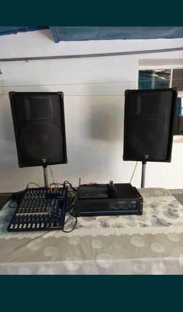 Kalonka🔈, mikrofon🎤, DJ🕴🏼, fotoqraf📷, isiqlar🪩, tustu aparati