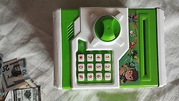 elektron nəni: Uşaq üçün elektron pul qutusu – Ben 10 temalı - Rəng: yaşıl-ağ - Ön — 1