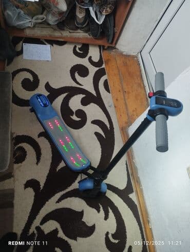 7 ci sinif informatika pdf: Uşaq üçün elektrikli skuter - Rəng: mavi-qara - LED işıqlı platforma — 2