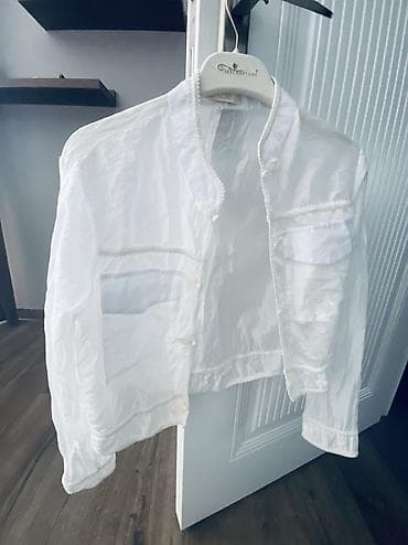 Ağ rəngli, yüngül və şəffaf teksturalı qısa jaket/kardigan. - Qısa