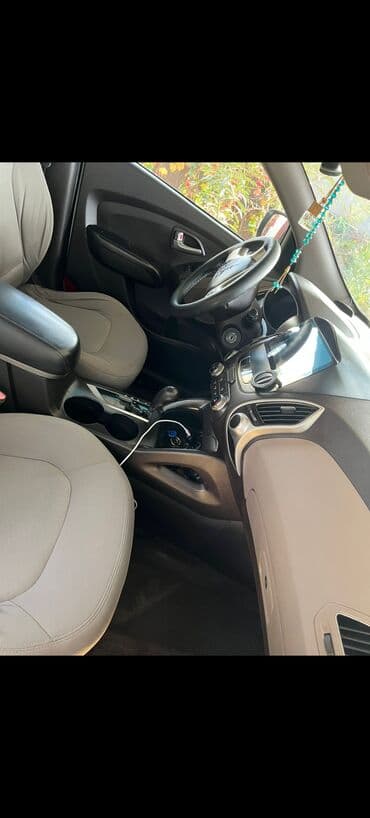 Hyundai: Hyundai ix35: 2 l | 2012 il Krossover — 7
