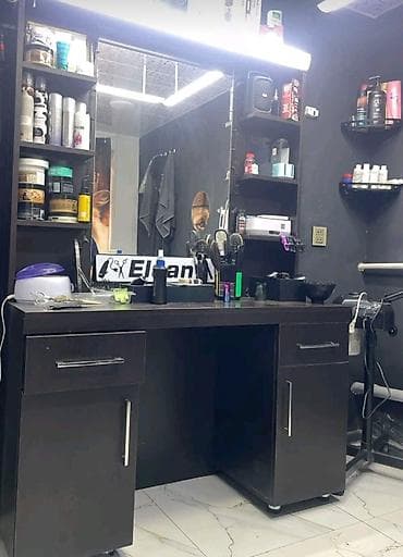 ofis ucun kreslo ucuz: Bərbər/salon iş stolu və güzgü vitrini Berber salonu üçün şkaf — 3
