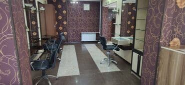 tendirxana icareye verilir 2025: Siyaqut şadlıq sarayının yanında, Maşinlarin və İnsanlarin hərəkətli — 1