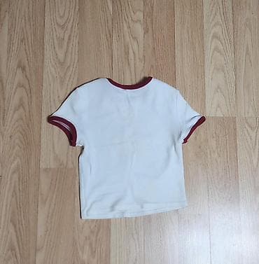 Bershka crop. - Rəng: ağ, qirmizi yaxa və qollarda kontrast rezin — 2