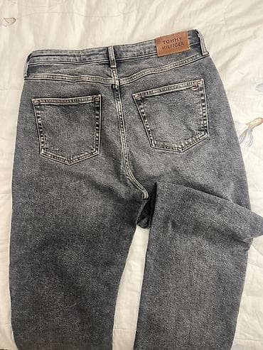 Cins şalvar, Tommy Hilfiger