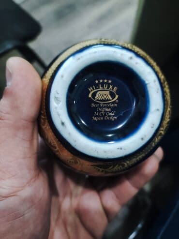 Süni güllər: Bir vaza, Keramika — 2