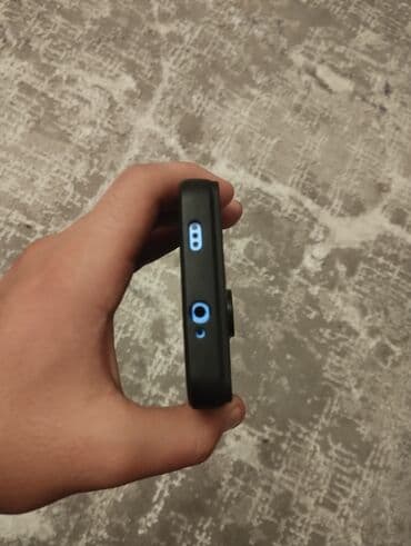 google pixel 6: Mavi korpuslu smartfon Xüsusiyyətlər və dizayn: - Ekran: damla — 13