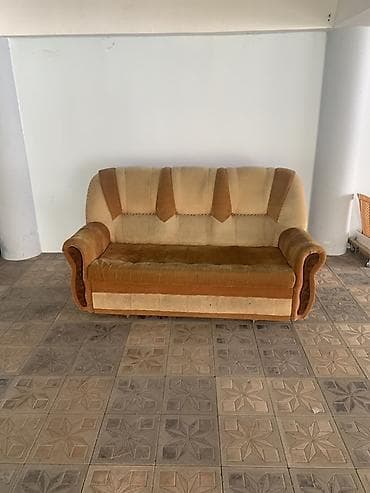 kuncluk divanlar: Divan, Açılmayan, Bazasız, Vеlur parça, Çatdırılma yoxdur — 1