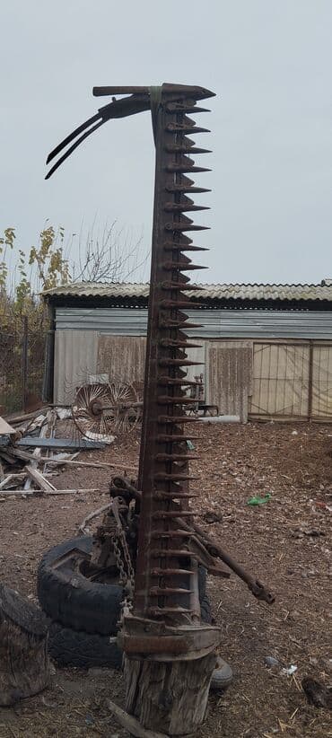 tap az avtobuslar ve xususi texnikalar: Traktor və əlavə aqreqat - Model: MTZ tipli kabinalı traktor (yan — 10